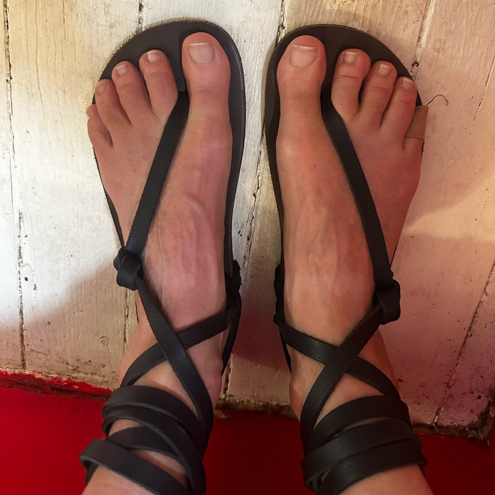 LUNA ROOTED leather footbed sandals barefoot minimalist sz ladies 8 black strap